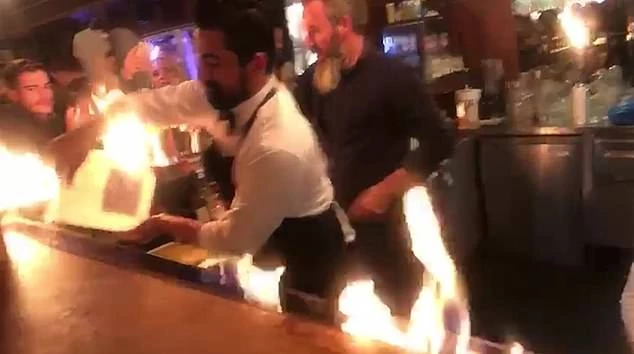 Κόντεψαν να καούν ζωντανοί ένας Έλληνας και άλλοι τρεις τουρίστες στο εστιατόριο του Νουσρέτ (βίντεο)